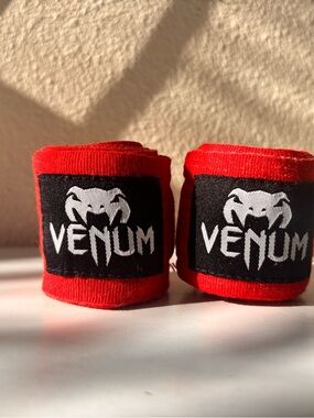 Venum Red Hand Wraps Box bandage